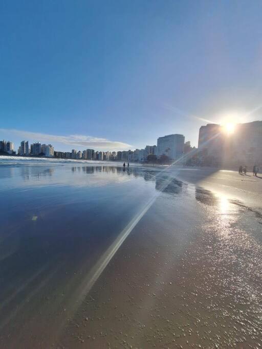 Apto Praia Do Tombo Гуаружа Экстерьер фото